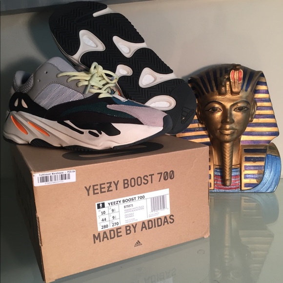 yeezy 700 wave runner size 13